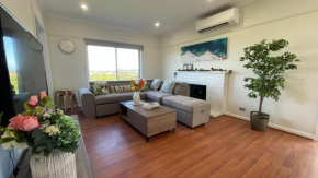 Morwell Pet friendly 3 BRMS Rental home Free Wi-fi